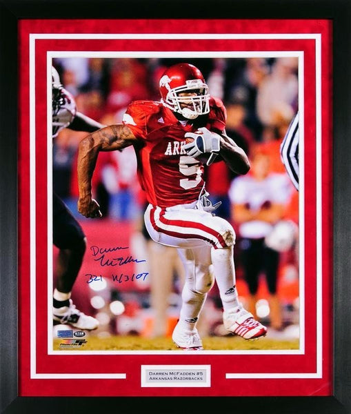 DARREN McFADDEN SIGNED ARKANSAS RAZORBACKS 16x20 FRAMED PHOTO COA