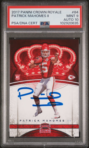 PATRICK MAHOMES SIGNED 2017 PANINI CROWN ROYALE #84 ROOKIE RC PSA 9 AUTO 10