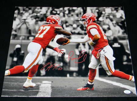 PATRICK MAHOMES II SIGNED TEXAS TECH RED RAIDERS SPOTLIGHT 16x20 PHOTO BECKETT