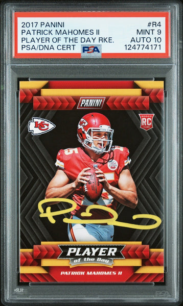 PATRICK MAHOMES SIGNED 2017 PANINI PLAYER OF THE DAY ROOKIE PSA 9 AUTO 10
