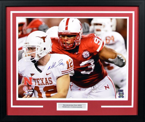NDAMUKONG SUH AUTOGRAPHED NEBRASKA CORNHUSKERS 16x20 FRAMED PHOTO COA