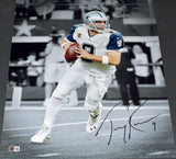 TONY ROMO AUTOGRAPHED DALLAS COWBOYS 16x20 PHOTO BECKETT