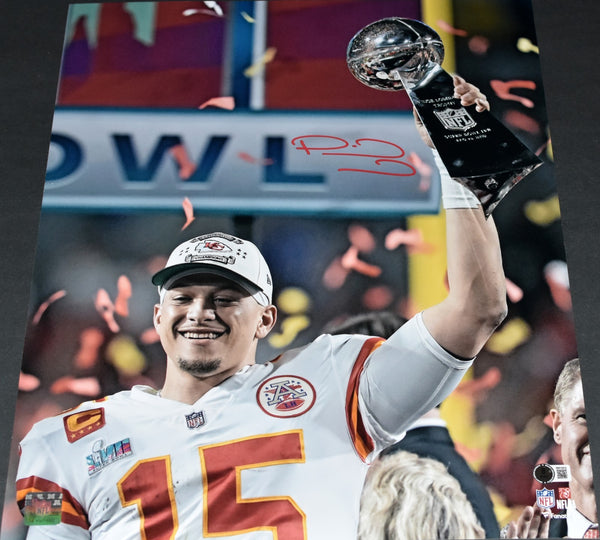 PATRICK MAHOMES SIGNED KANSAS CITY CHIEFS SUPER BOWL LVII TROPHY 16x20 PHOTO BAS