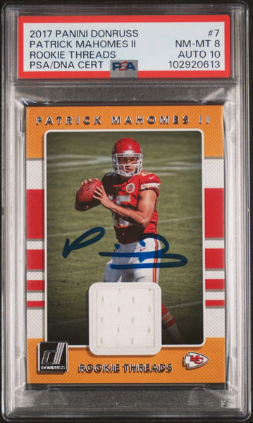 PATRICK MAHOMES SIGNED 2017 PANINI DONRUSS ROOKIE THREADS JERSEY PSA 8 AUTO 10