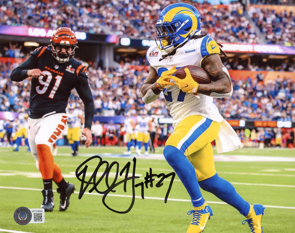 DARRELL HENDERSON SIGNED LOS ANGELES RAMS SUPER BOWL LVI 8x10 PHOTO BECKETT