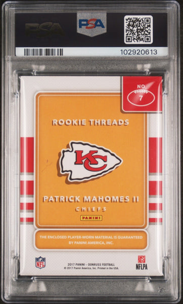 PATRICK MAHOMES SIGNED 2017 PANINI DONRUSS ROOKIE THREADS JERSEY PSA 8 AUTO 10